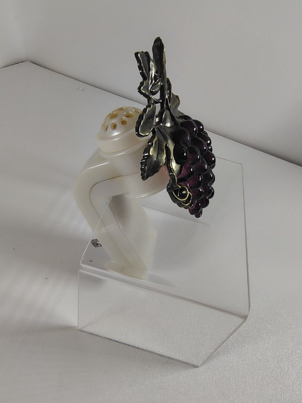 RED PURPLE GRAPES Bath & Body Works Wallflower Plug White Barn LIGHT UP WORKS - Picture 3 of 4